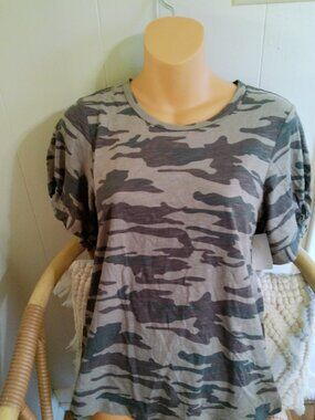 SANCTUARY TOP CAMO SIZE SM NEW WITHOUT TAGS